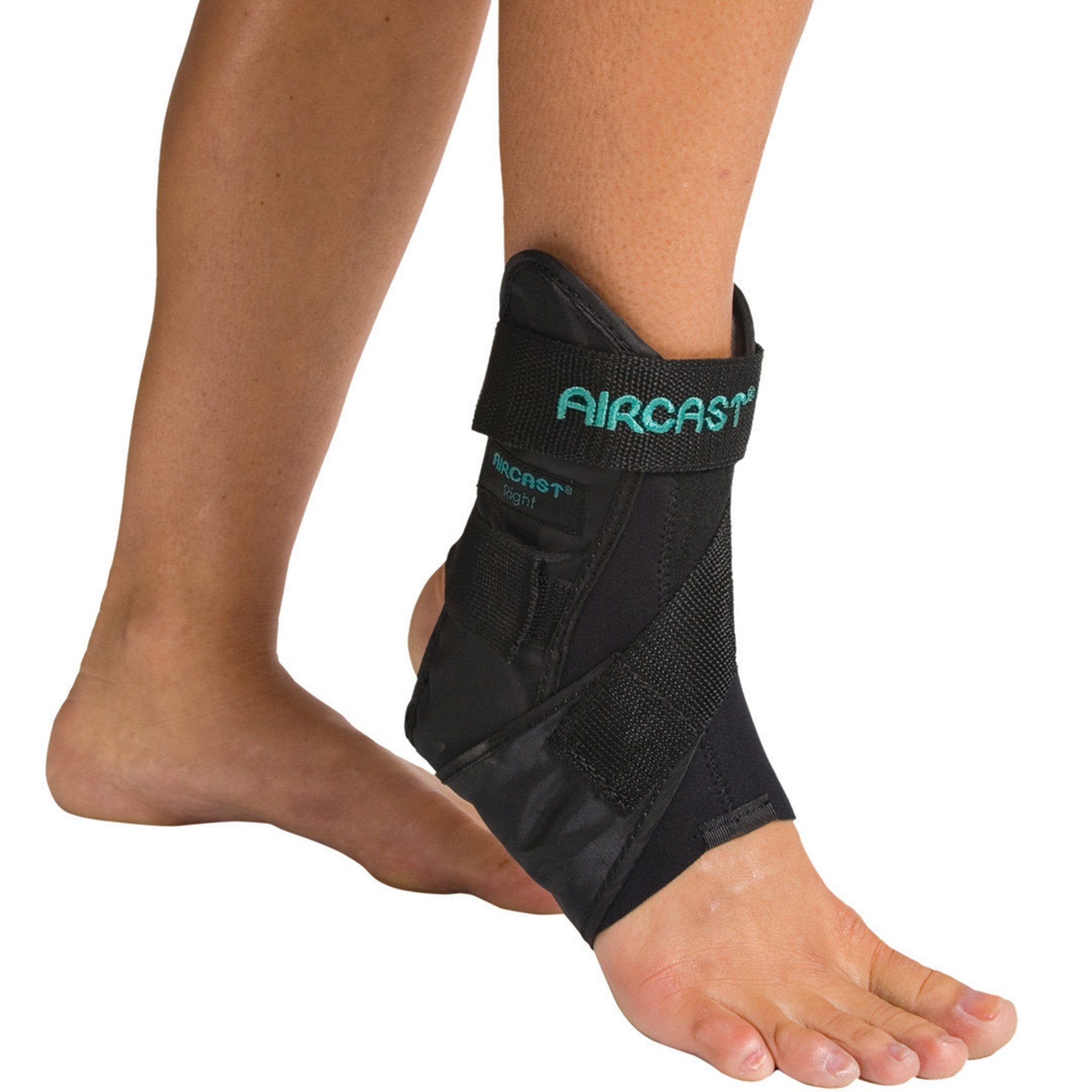 Ankle Support AirSport™ Medium Hook and Loop Closure Male 7-1/2 to 11 / Female 9 to 12-1/2 Right Ankle